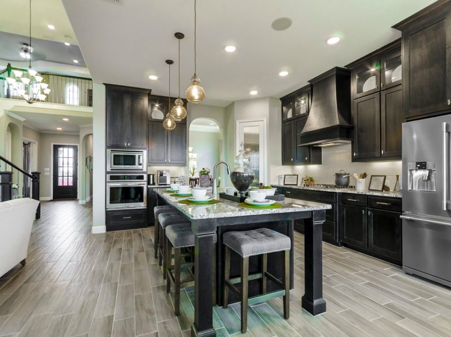 Landon Homes new home builder 432 Carrington Kitchen with pendant lighting