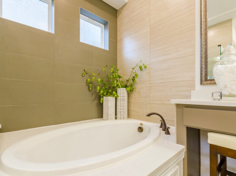 Landon Homes new home builder Master Bath tub close up